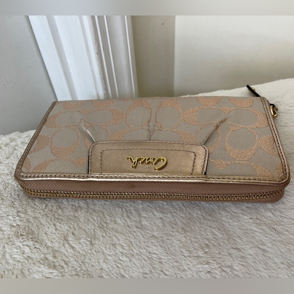 Coach Metallic jacquard Print wallet EUC - Picture 4 of 12